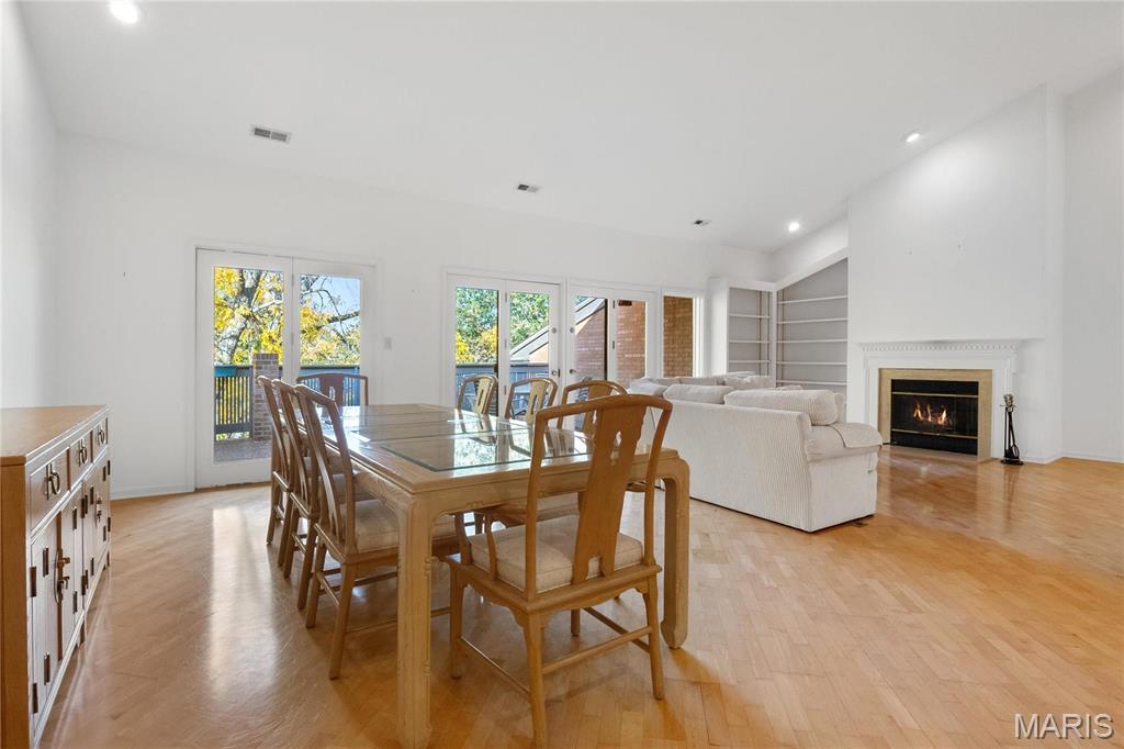 155 N Hanley Road 305
