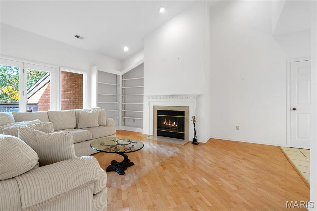 155 N Hanley Road 305