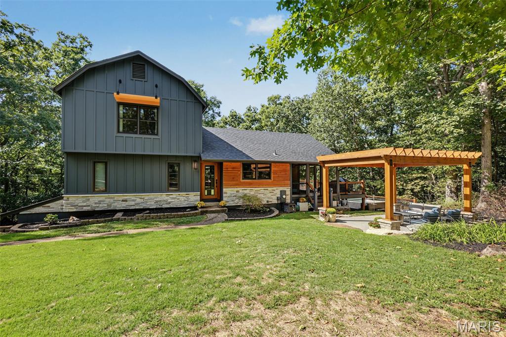 4 Wolf Trail Court