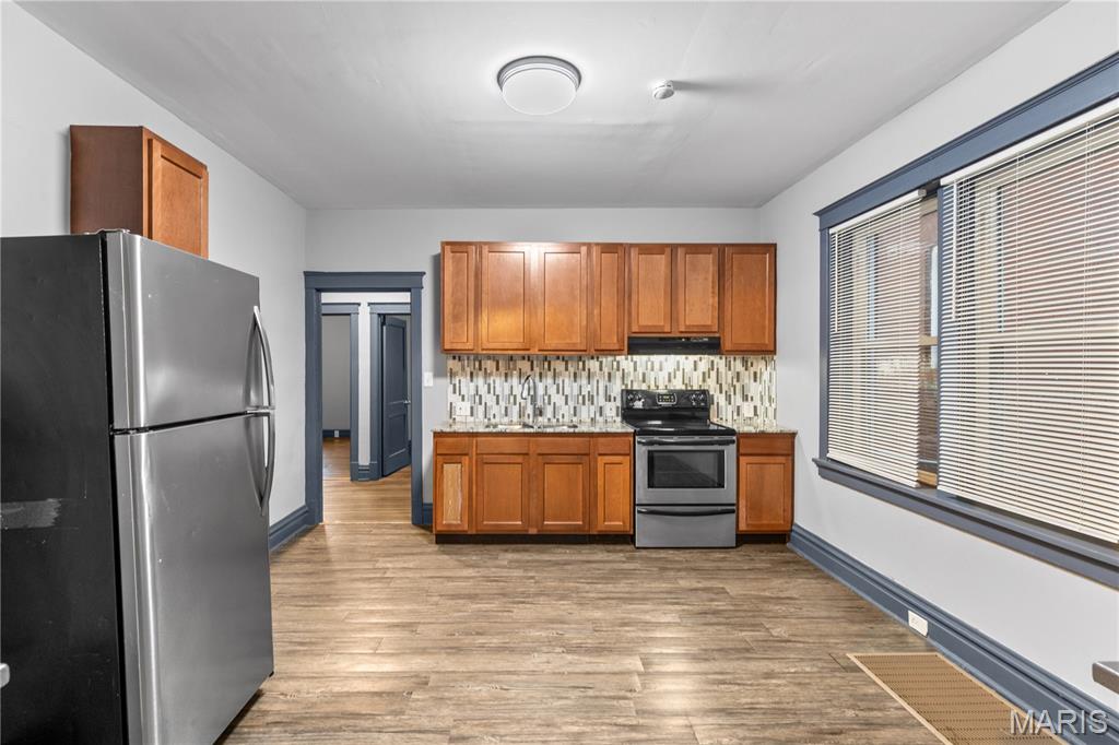 J Charles Mueller & Son Trust - Residential Lease