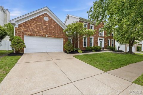 Photo of 249 Woodcliffe Place Drive, Chesterfield, MO 63005 (MLS # 26025910)