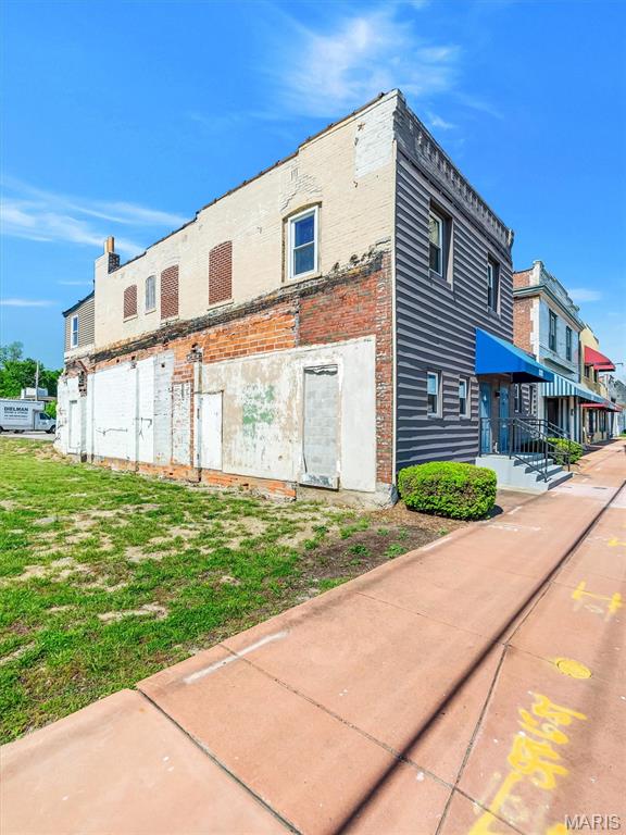 Charlack - Commercial Sale