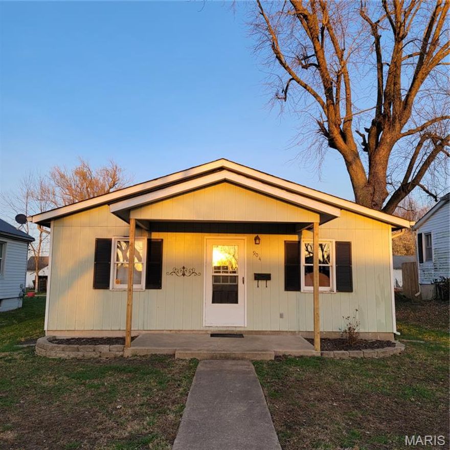 Affordable homes with this much potential are getting harder to find! This 3-bed, 2-bath Owensville home offers comfortable living space, a functional layout, and the perfect opportunity to personalize a home without breaking the budget.
Enjoy a convenient location close to town amenities while still having the charm. Whether you're looking for your first home, a rental property, or a place to downsize, this property checks a lot of boxes.