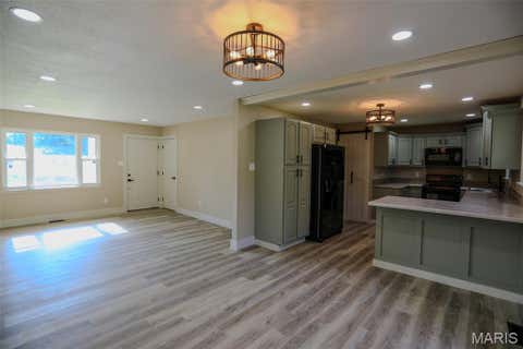 Tiny photo for 2629 W Avondale Street, Poplar Bluff, MO 63901 (MLS # 26046921)