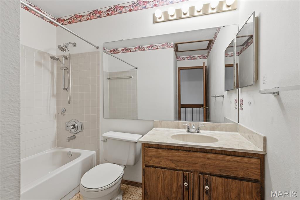 Riverwood Place Condo Ph C-1 - Residential