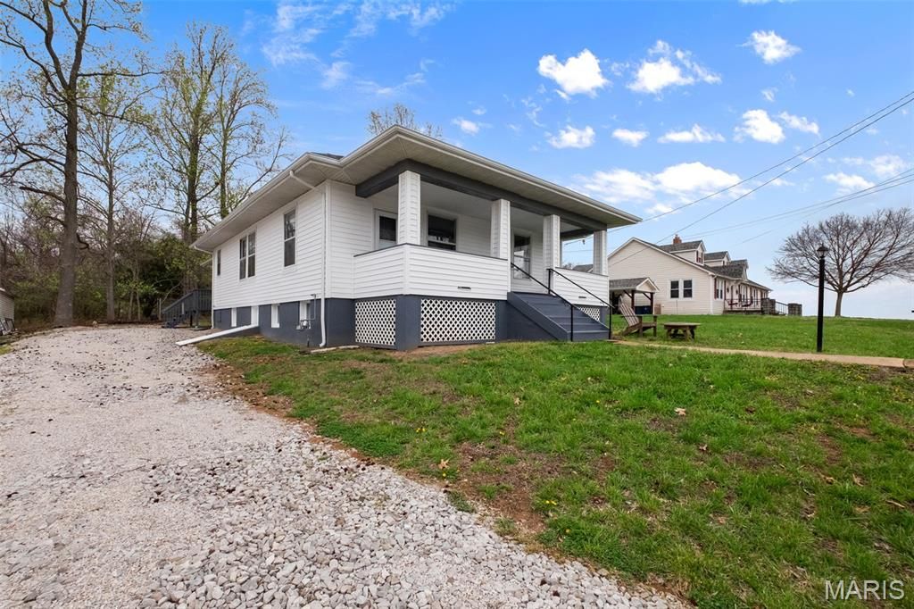 Photo of 139 Nassau Street, Herculaneum, MO 63048 (MLS # 26019999)