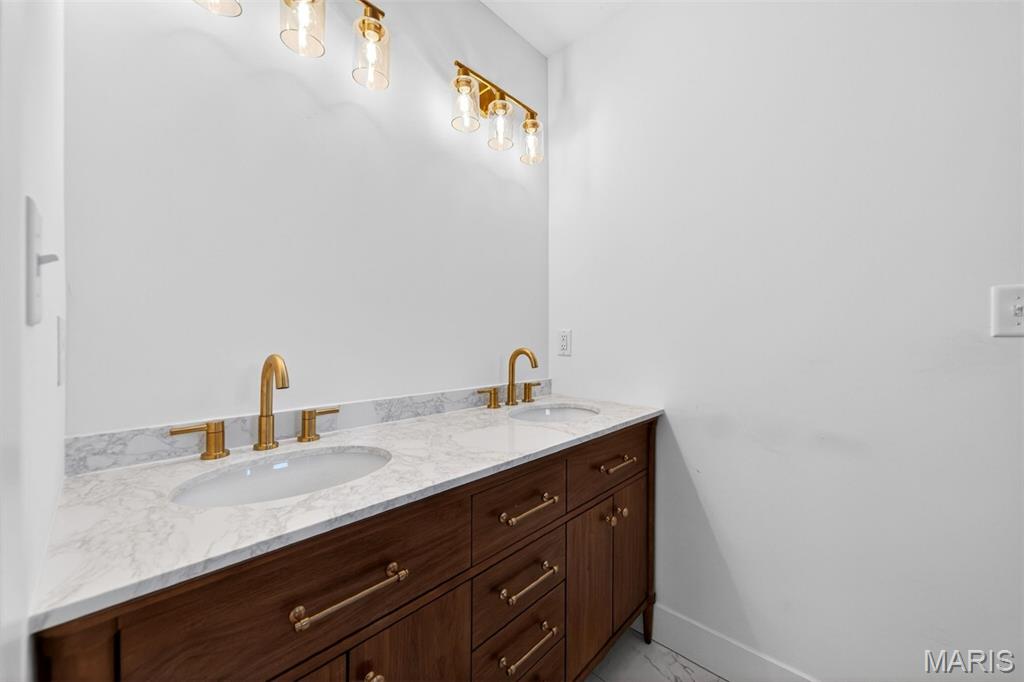 Tuxedo Park - Residential