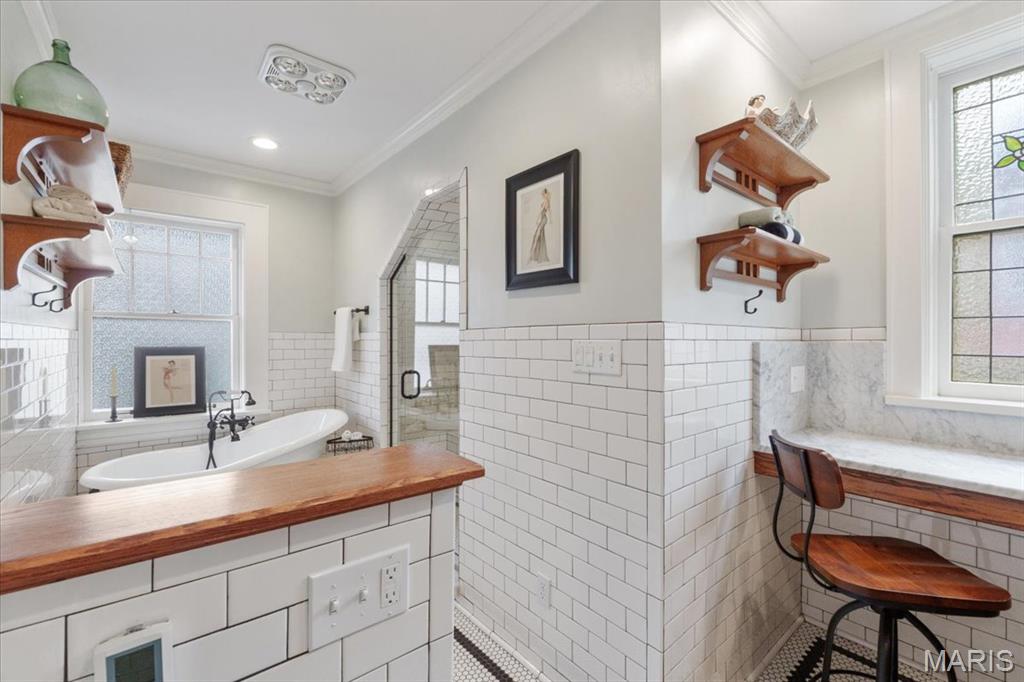 Country Club Court - Residential