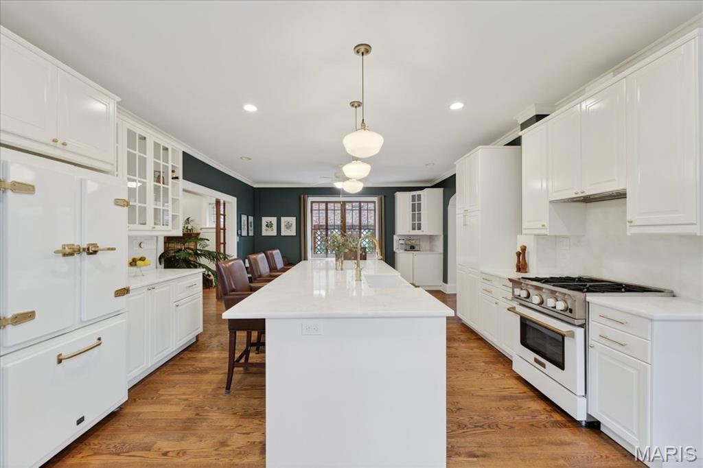 Country Club Court - Residential