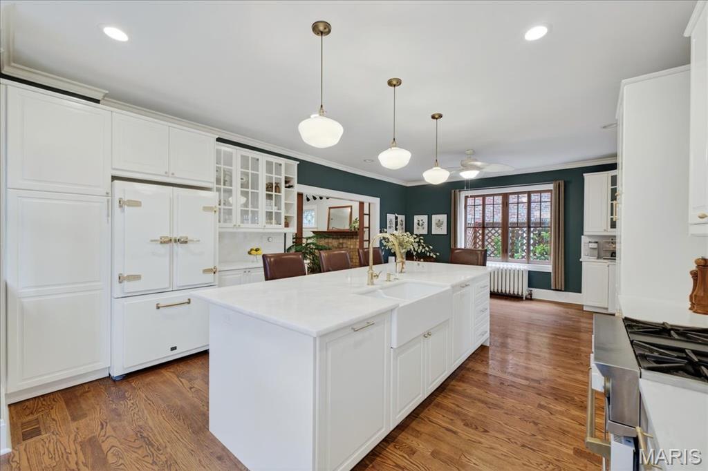 Country Club Court - Residential