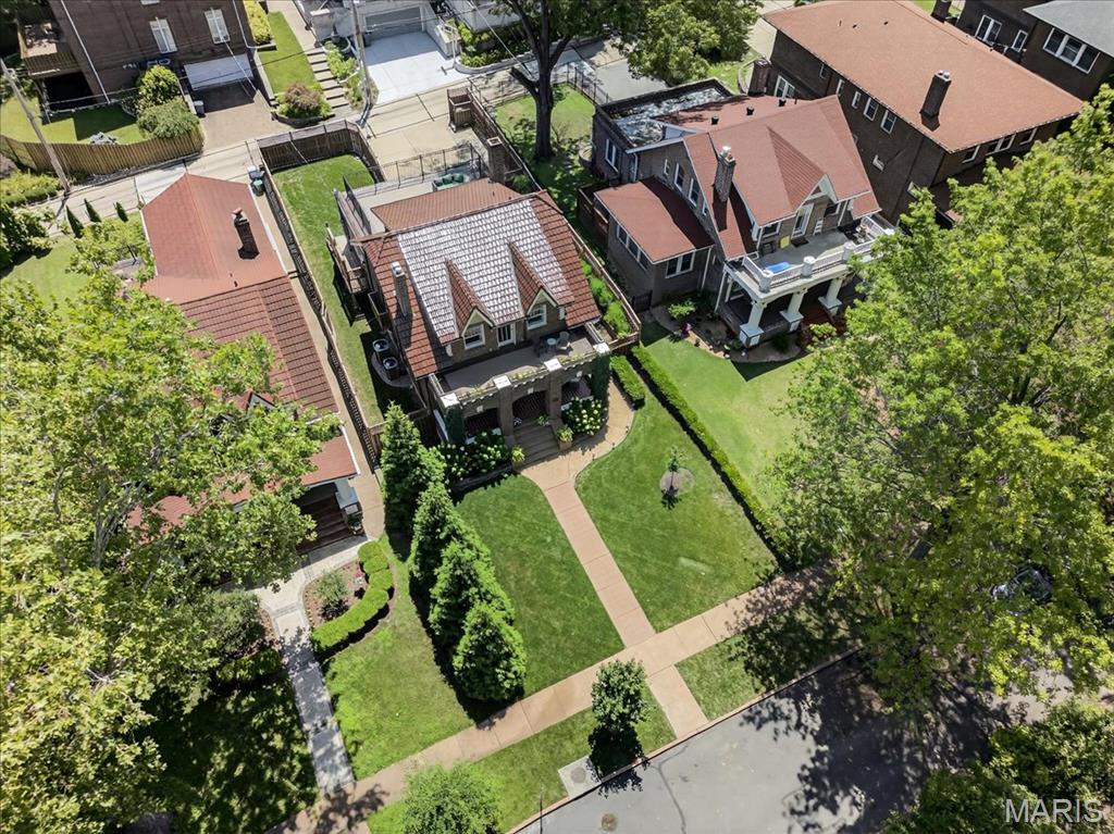 Country Club Court - Residential