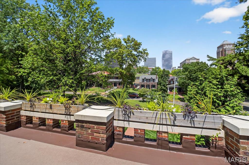 Country Club Court - Residential