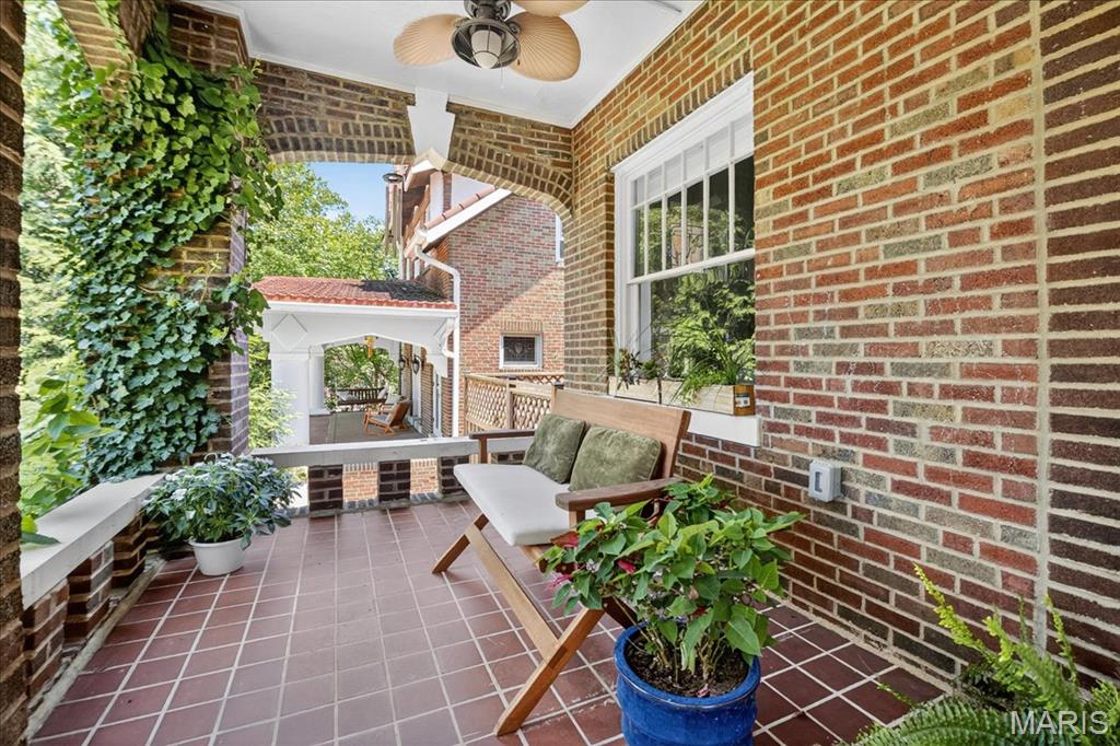 Country Club Court - Residential