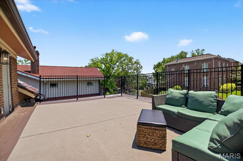 Country Club Court - Residential