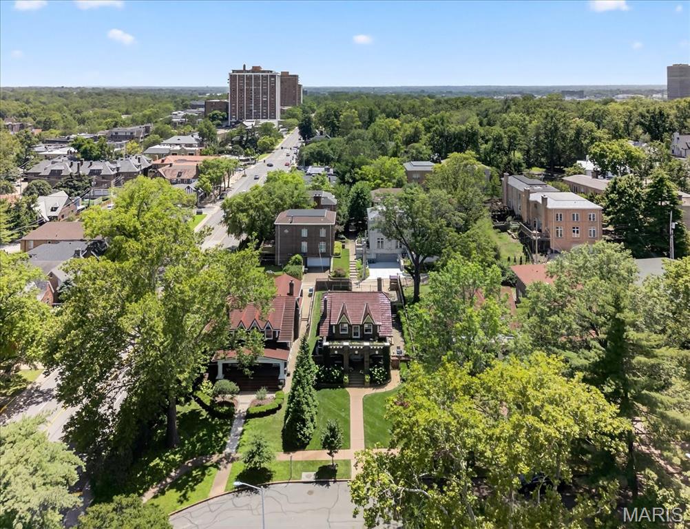 Country Club Court - Residential