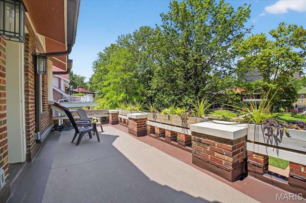 Country Club Court - Residential