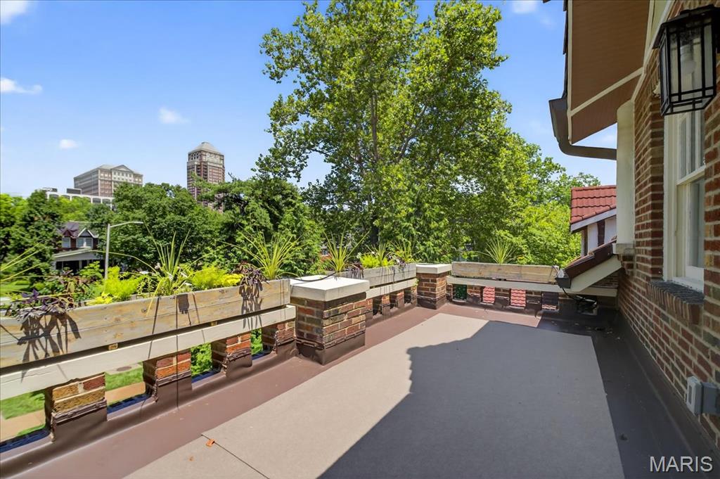 Country Club Court - Residential