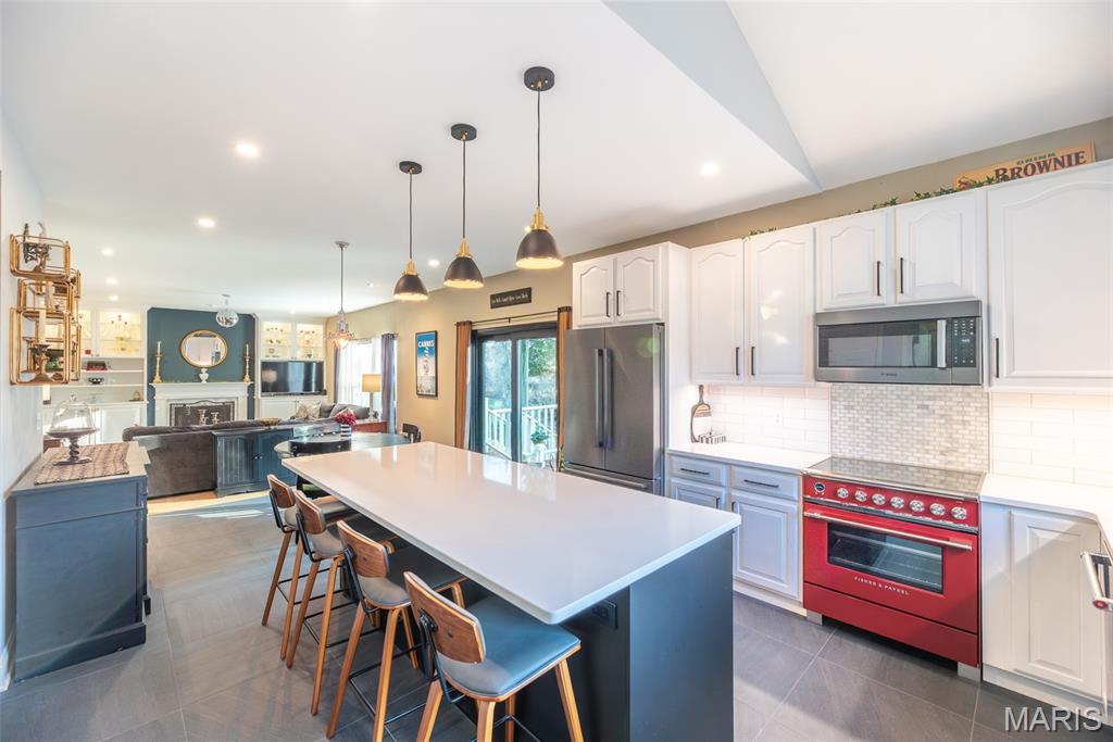 944 Emerald Oaks Court