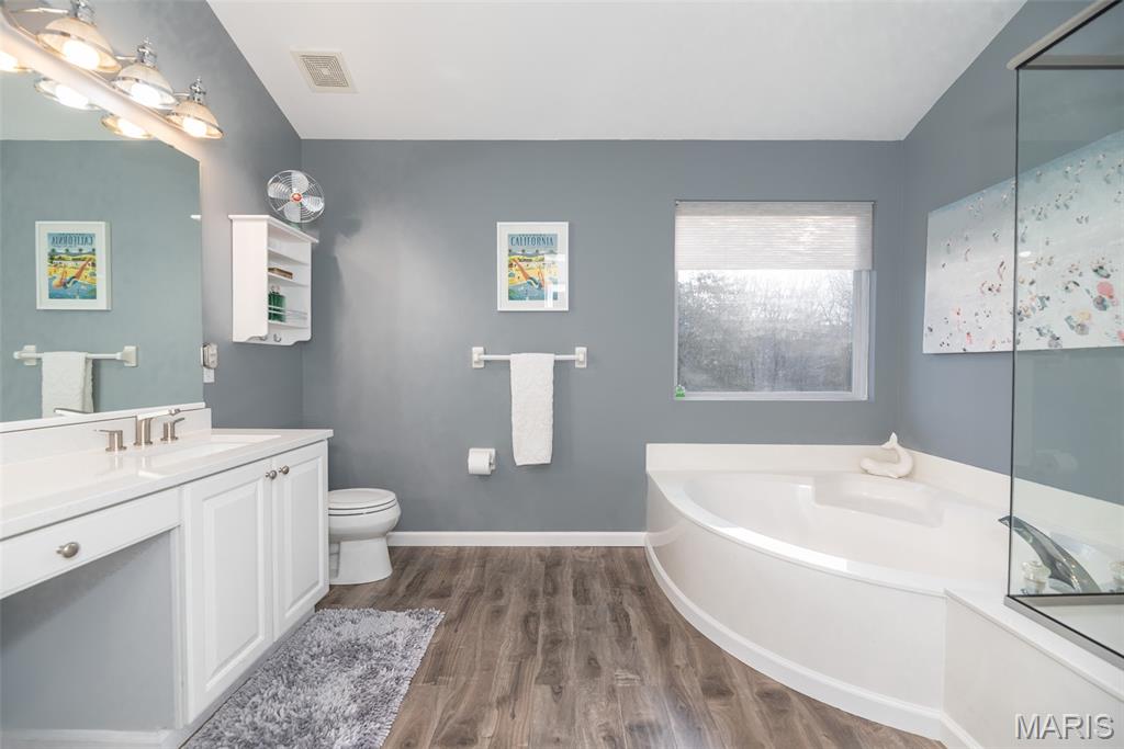 Emerald Forest Five - Residential