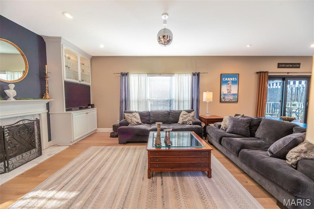 944 Emerald Oaks Court