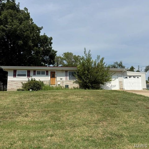 Photo of 1532 Kingsway Drive, Arnold, MO 63010 (MLS # 26060019)