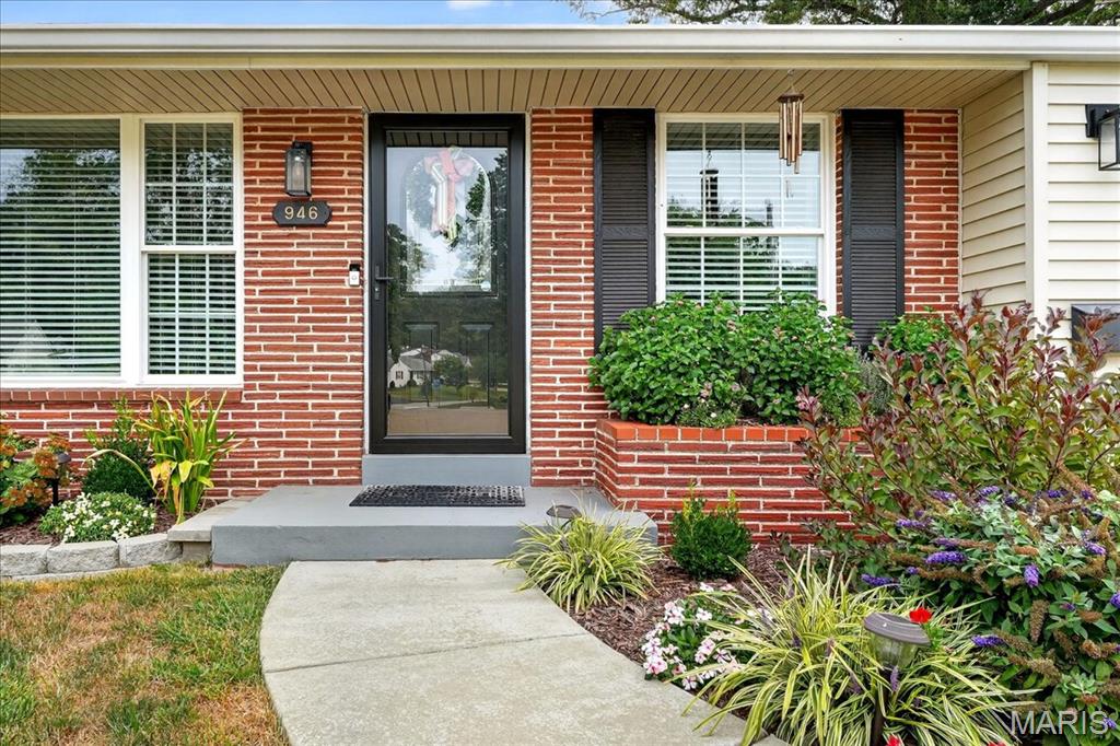 946 Rochdale Drive