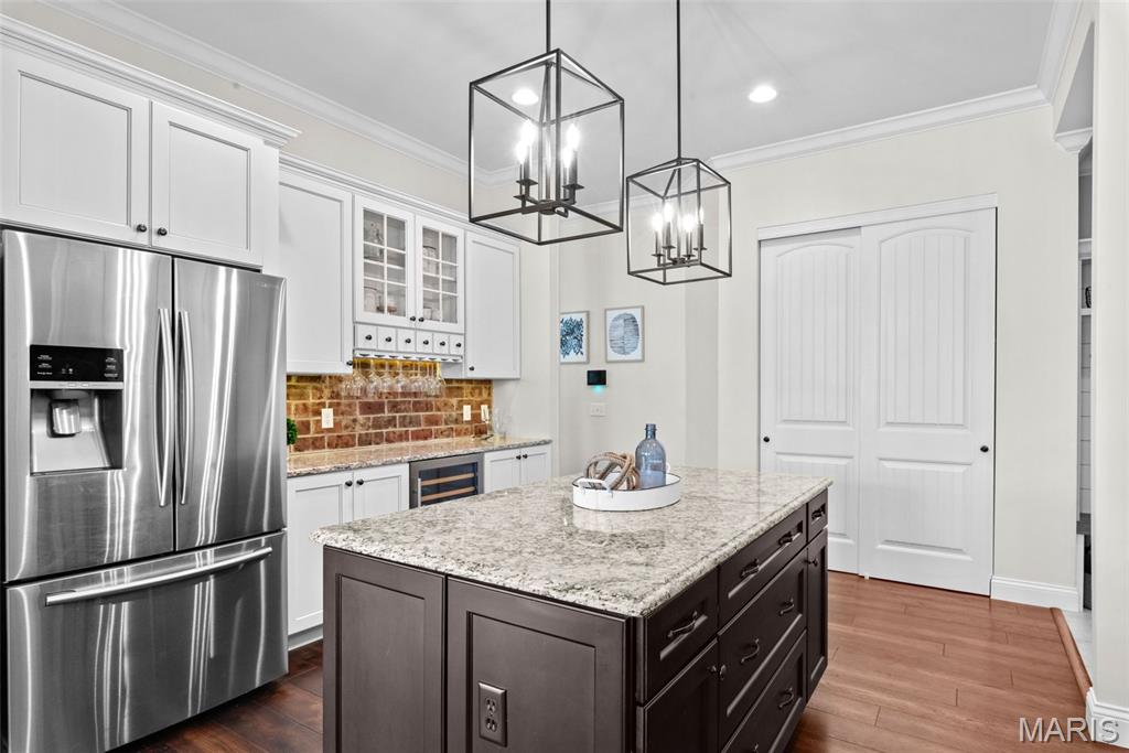 Lake St Louis, Missouri 63367, United States, 7 Bedrooms Bedrooms, ,5 BathroomsBathrooms,Residential,Pending,190274