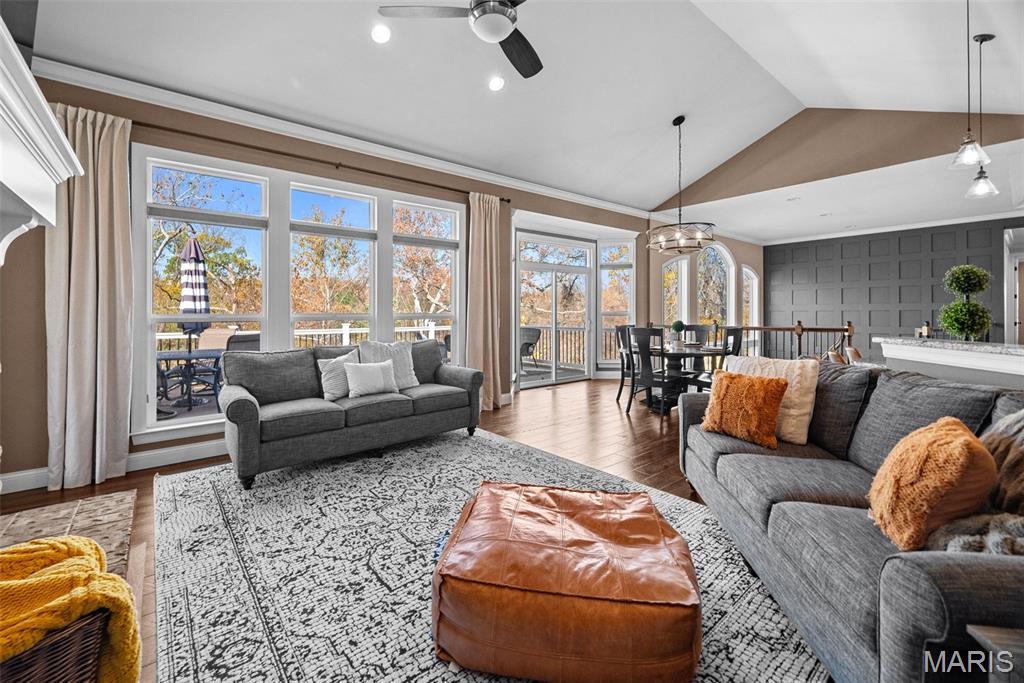 Lake St Louis, Missouri 63367, United States, 7 Bedrooms Bedrooms, ,5 BathroomsBathrooms,Residential,Pending,190274