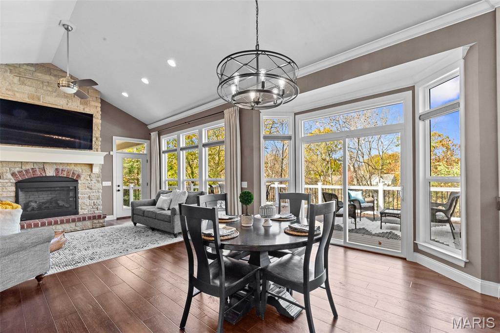 Lake St Louis, Missouri 63367, United States, 7 Bedrooms Bedrooms, ,5 BathroomsBathrooms,Residential,Pending,190274