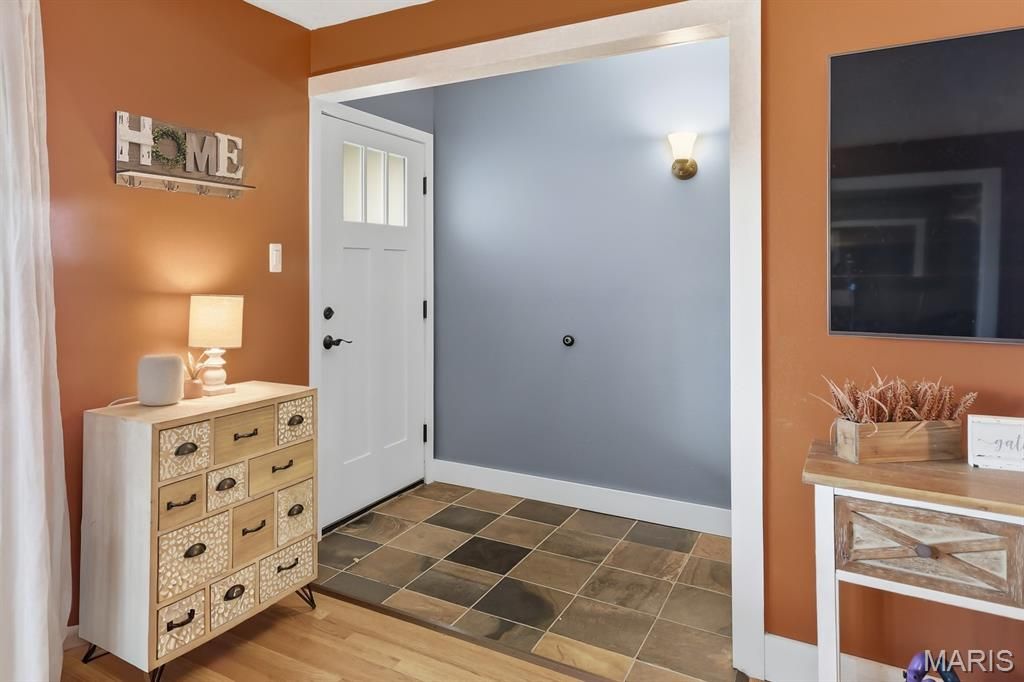 Photo of 5354 Chatfield Drive, St Louis, MO 63129 (MLS # 26020878)