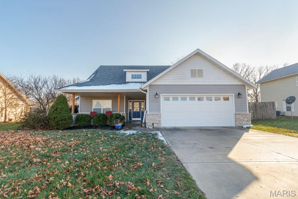 Photo of 19904 Divine Road, Lebanon, MO 65536 (MLS # 25080097)
