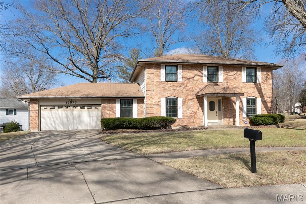 Photo of 15575 Clover Ridge Drive, Chesterfield, MO 63017 (MLS # 26008231)