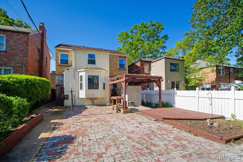 St Louis, Missouri 63109, United States, 3 Bedrooms Bedrooms, ,2 BathroomsBathrooms,Residential,Pending,128311