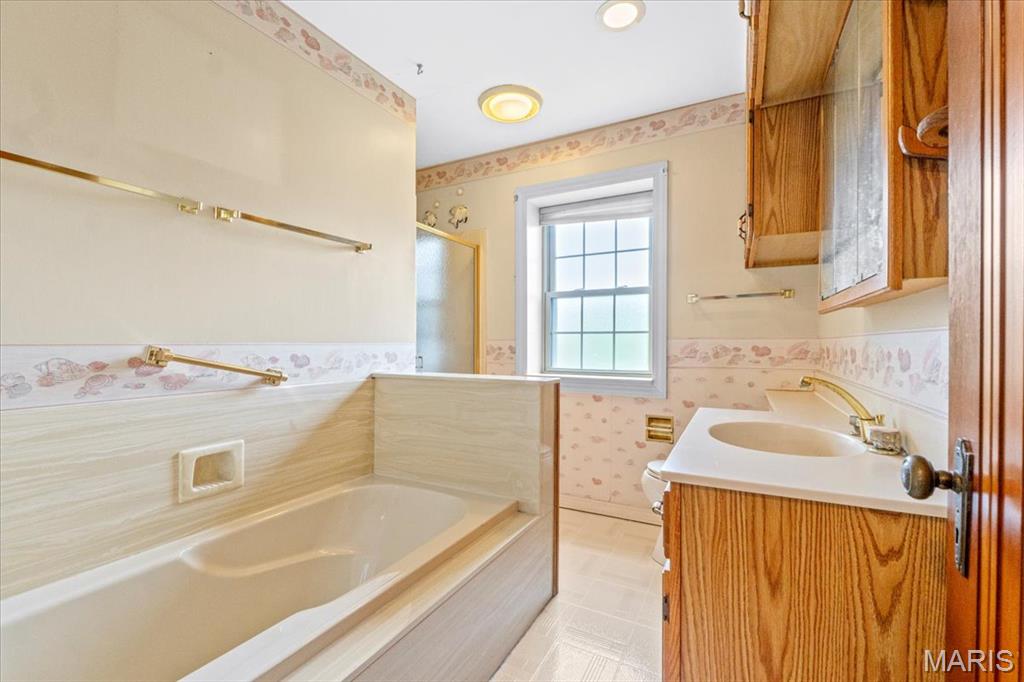 St Louis, Missouri 63109, United States, 3 Bedrooms Bedrooms, ,2 BathroomsBathrooms,Residential,Pending,128311