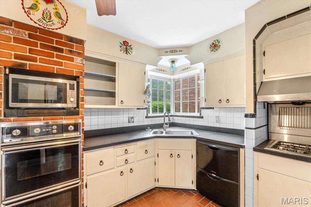 St Louis, Missouri 63109, United States, 3 Bedrooms Bedrooms, ,2 BathroomsBathrooms,Residential,Pending,128311