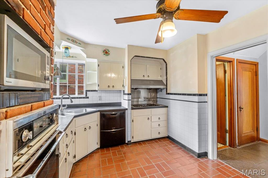 St Louis, Missouri 63109, United States, 3 Bedrooms Bedrooms, ,2 BathroomsBathrooms,Residential,Pending,128311