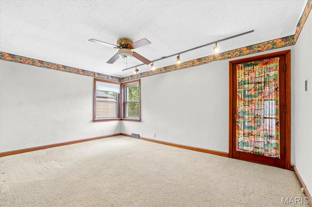 St Louis, Missouri 63109, United States, 3 Bedrooms Bedrooms, ,2 BathroomsBathrooms,Residential,Pending,128311