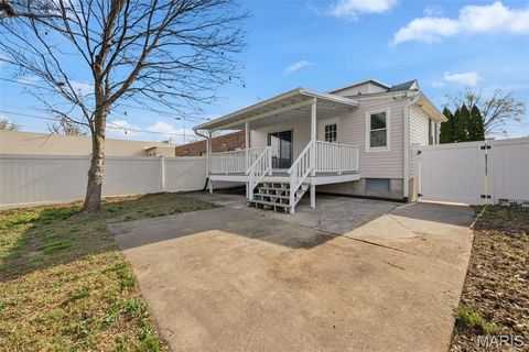 Tiny photo for 609 S 4th Street, St Charles, MO 63301 (MLS # 26019136)