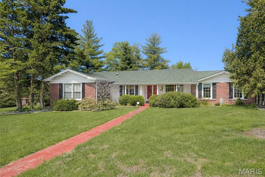 Photo of 69 Club Grounds North Drive, Florissant, MO 63033 (MLS # 26021634)