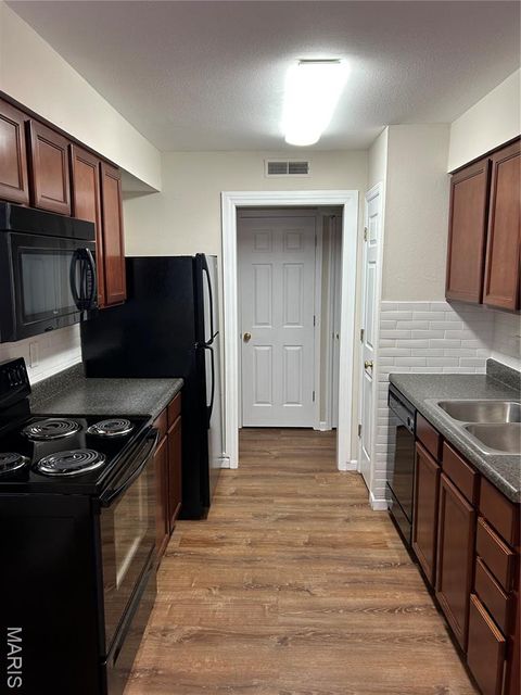 Tiny photo for 1951 Greenpoint Drive #103, Kirkwood, MO 63122 (MLS # 25075206)