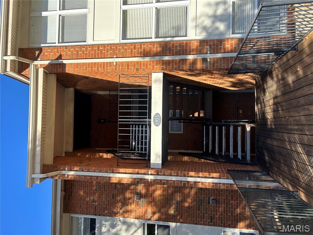 1951 Greenpoint Drive 103