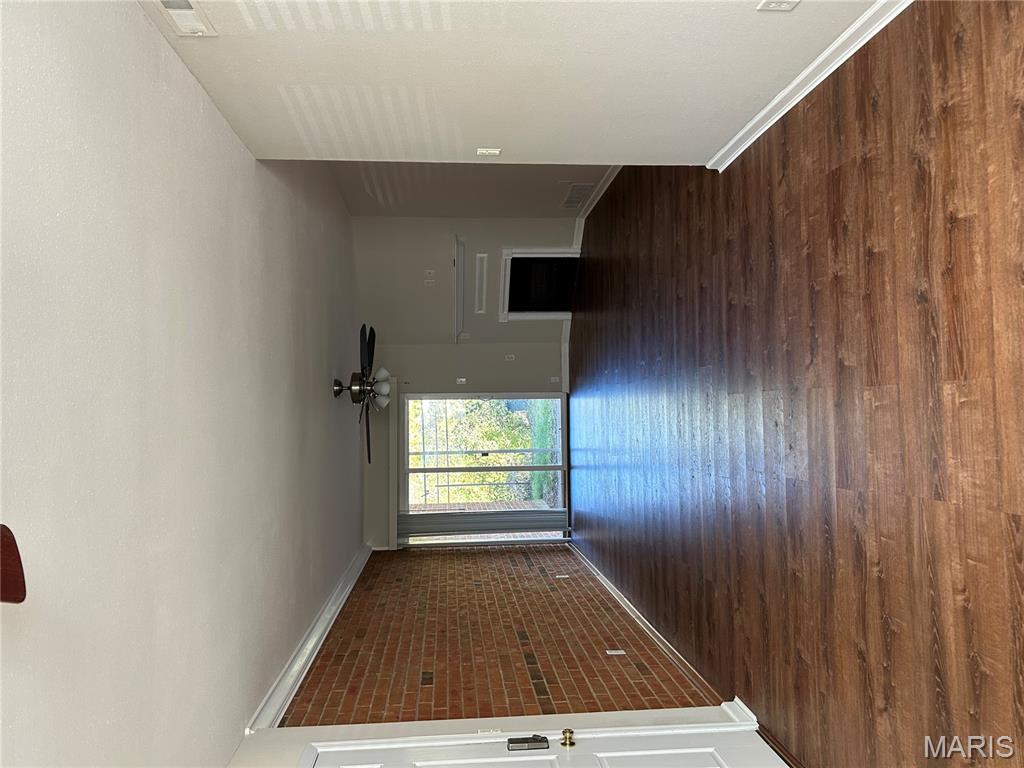 1951 Greenpoint Drive 103