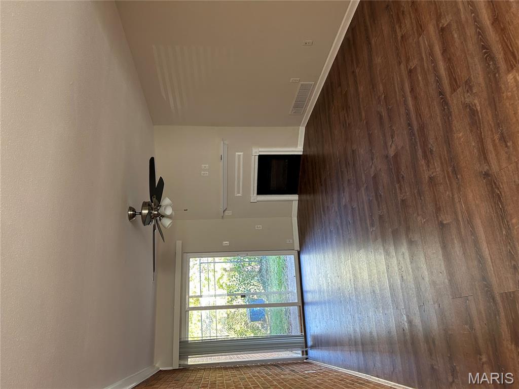 1951 Greenpoint Drive 103