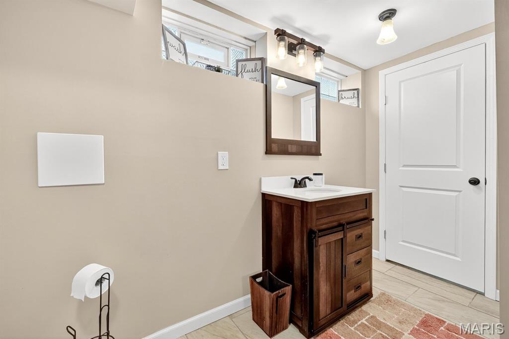 Florissant, Missouri 63034, United States, 4 Bedrooms Bedrooms, ,3 BathroomsBathrooms,Residential,Active,203304