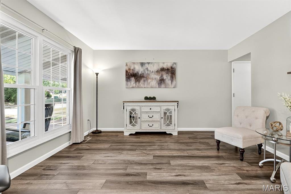 Florissant, Missouri 63034, United States, 4 Bedrooms Bedrooms, ,3 BathroomsBathrooms,Residential,Active,203304