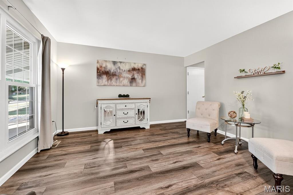 Florissant, Missouri 63034, United States, 4 Bedrooms Bedrooms, ,3 BathroomsBathrooms,Residential,Active,203304