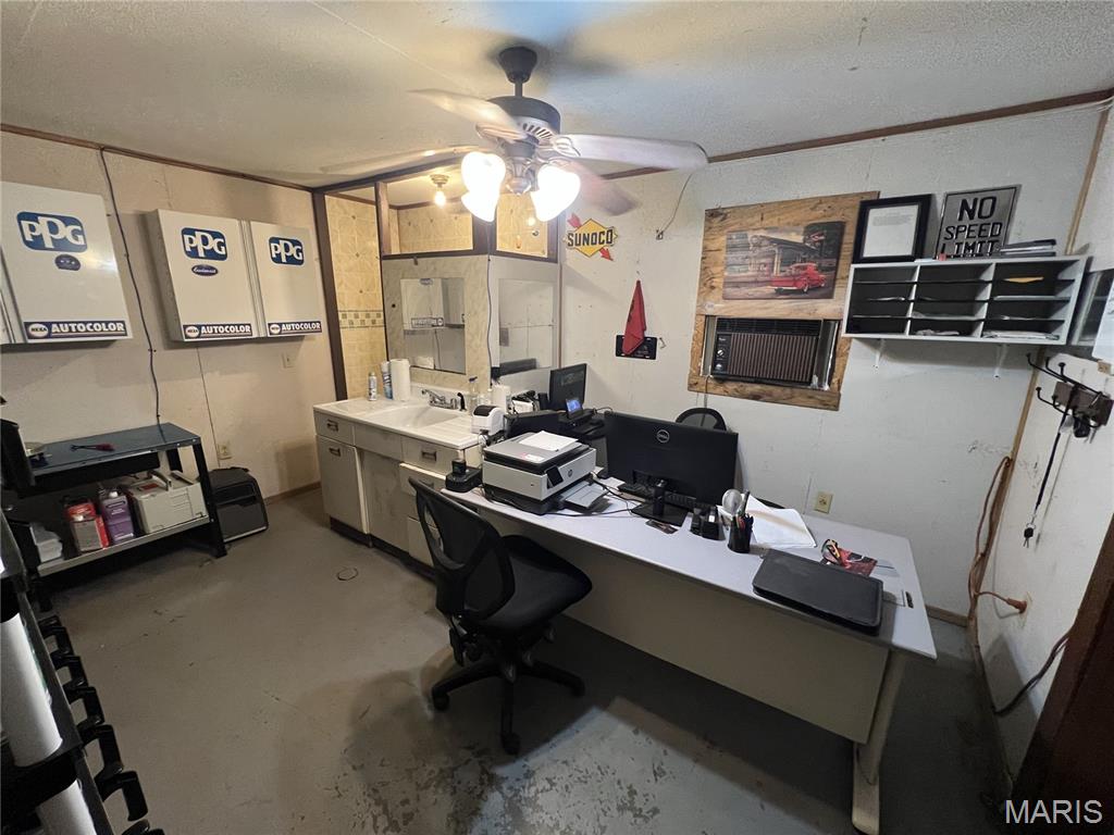 n/a - Commercial Sale