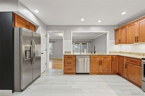 Tiny photo for 717 Turtle Cove, Ballwin, MO 63011 (MLS # 25082269)