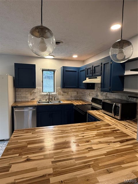 Tiny photo for 105 Mary Street, Waynesville, MO 65583 (MLS # 26068965)