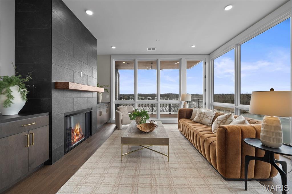 Wildhorse Lake Boulevard - Residential